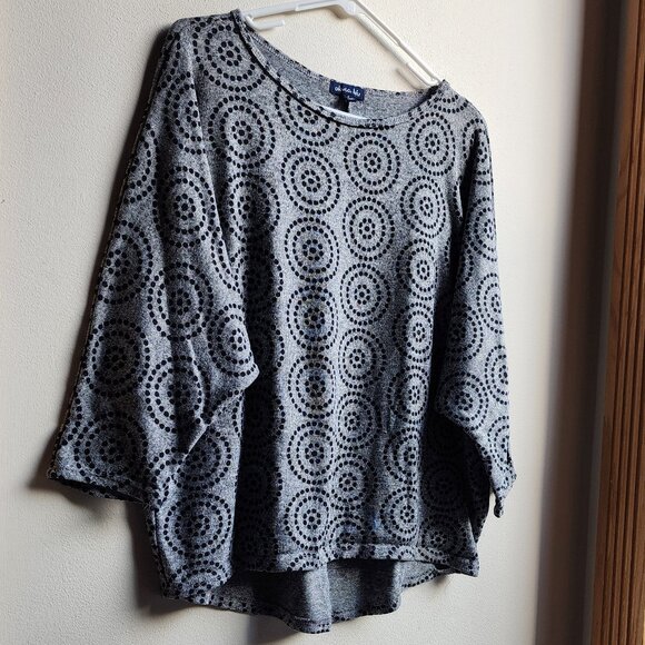 Olivia Blu Gray/Black Geometric Print Batwing Jersey Size Large - Picture 2 of 16